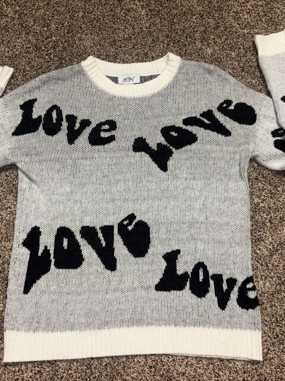 Just Polly Juniors' Crewneck Love/Hearts Sweater Small Relaxed Fit Pullover Soft